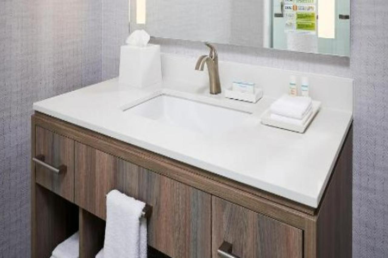 โฮม2 สวีท บาย ฮิลตัน แบรนต์ฟอร์ด ออนทาริโอ Hotel Brantford ภายนอก รูปภาพ